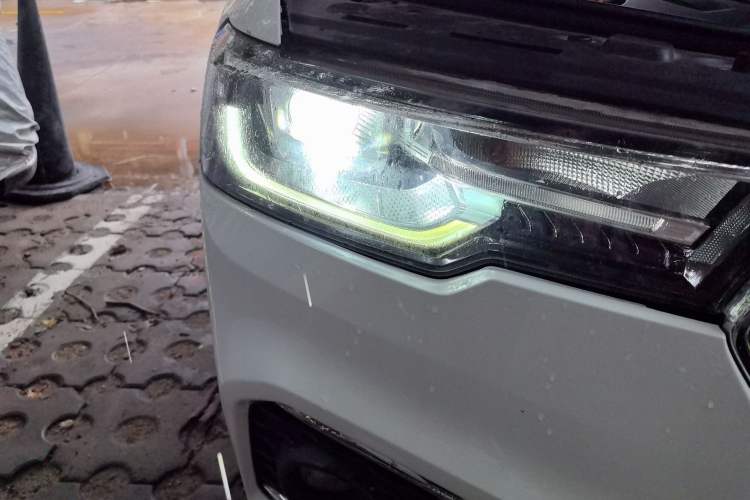 Used Haval H7 2018 Blue-Label H7 2.0T Automatic Smart Edition Right Front Headlight