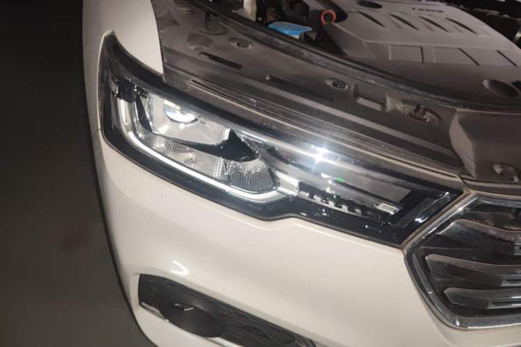 Used Haval H7 2018 Revised Version Blue-Label H7 2.0T Automatic Smart Enjoyment Trim Right Front Headlight