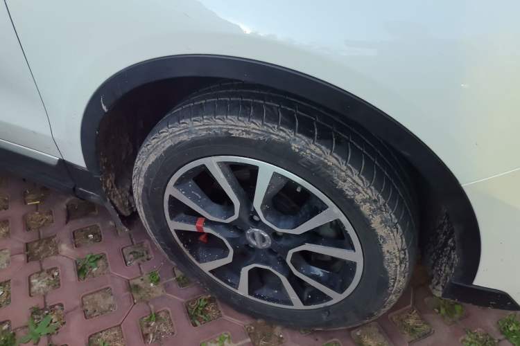 Used Haval H7 2018 Revised Version Blue-Label H7 2.0T Automatic Smart Enjoyment Trim Right Front Wheel Hub