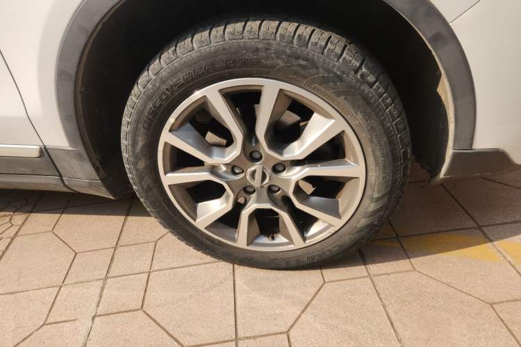 Used Haval H7 2018 Revised Version Blue-Label H7 2.0T Automatic Smart Enjoyment Trim Right Front Wheel Hub