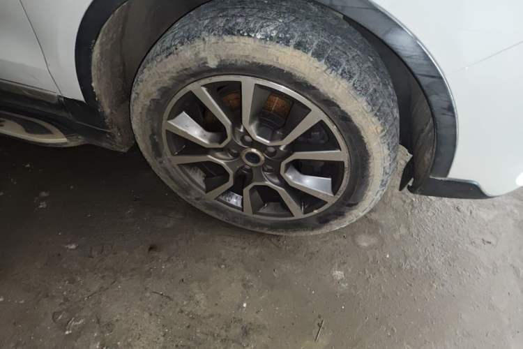 Used Haval H7 2018 Revised Version Blue-Label H7 2.0T Automatic Smart Enjoyment Trim Right Front Wheel Hub