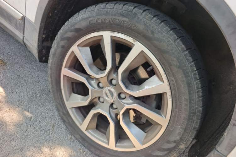 Used Haval H7 2018 Revised Version Blue-Label H7 2.0T Automatic Smart Enjoyment Trim Right Front Wheel Hub