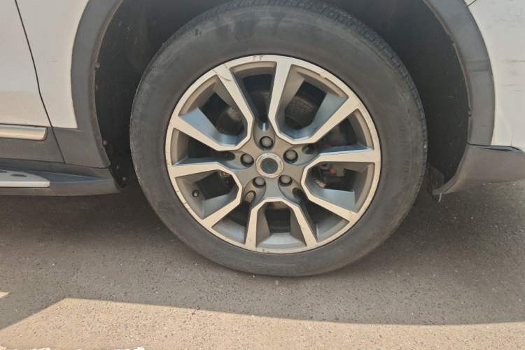 Used Haval H7 2018 Revised Version Blue-Label H7 2.0T Automatic Smart Enjoyment Trim Right Front Wheel Hub