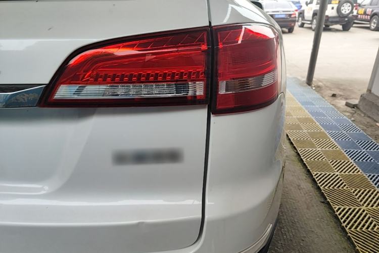 Used Haval H7 2018 Blue-Label H7 2.0T Automatic Enjoyment Model Right Rear Taillight
