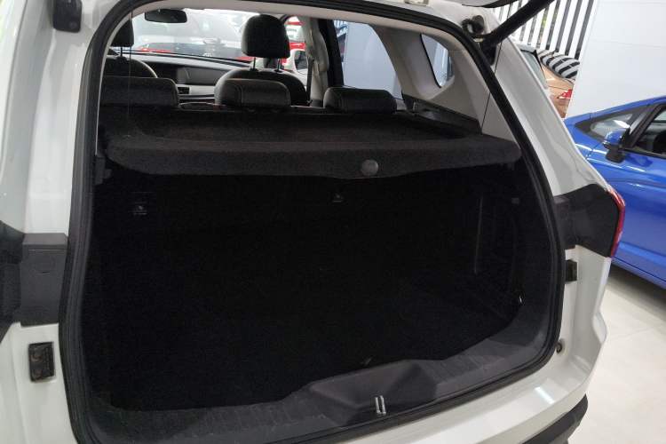 Used Haval H7 2018 Revised Version Blue-Label H7 2.0T Automatic Smart Enjoyment Trim Trunk