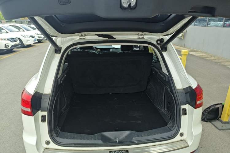 Used Haval H7 2018 Revised Version Blue-Label H7 2.0T Automatic Smart Enjoyment Trim Trunk