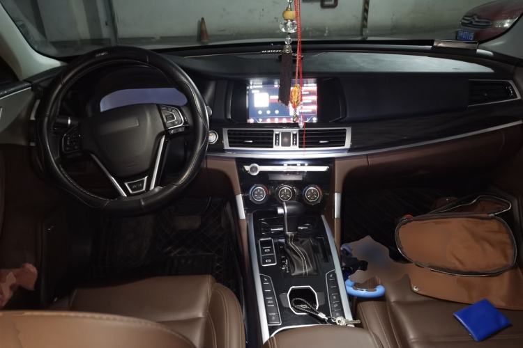 Used Haval H7 2019 2.0T Smart Enjoyment Version China VI Standard Center Console