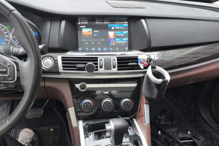 Used Haval H7 2019 2.0T Smart Enjoyment Version China VI Standard Audio And AC Panel