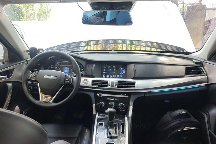 Used Haval H7 2019 2.0T Enjoyment Model China VI Standard Center Console