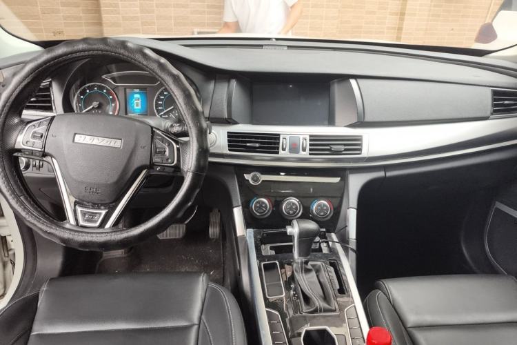 Used Haval H7 2019 2.0T Enjoyment Model China VI Standard Center Console