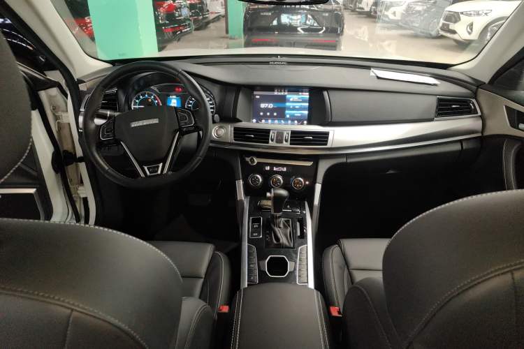 Used Haval H7 2019 2.0T Enjoyment Model China VI Standard Center Console