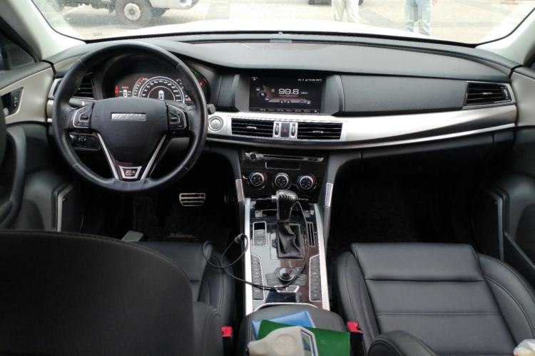 Used Haval H7 2019 H7L 2.0T Prestige Model Center Console