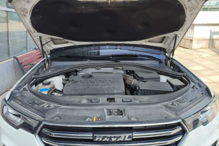 Used Haval H7 2019 2.0T Smart Enjoyment Version China VI Standard Engine Bay