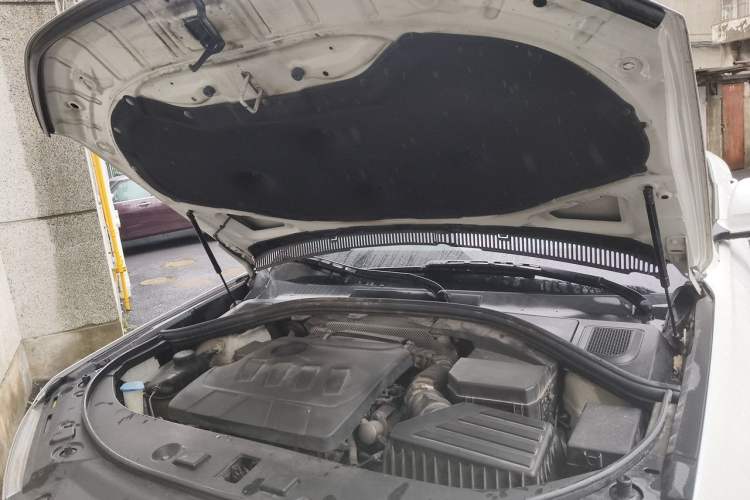 Used Haval H7 2019 2.0T Smart Enjoyment Version China VI Standard Engine Bay