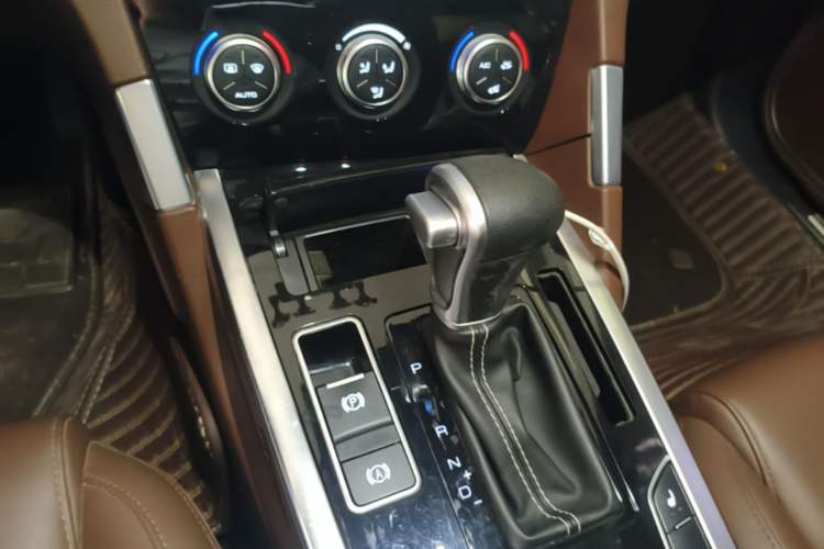 Used Haval H7 2019 2.0T Smart Enjoyment Version China VI Standard Gear Lever