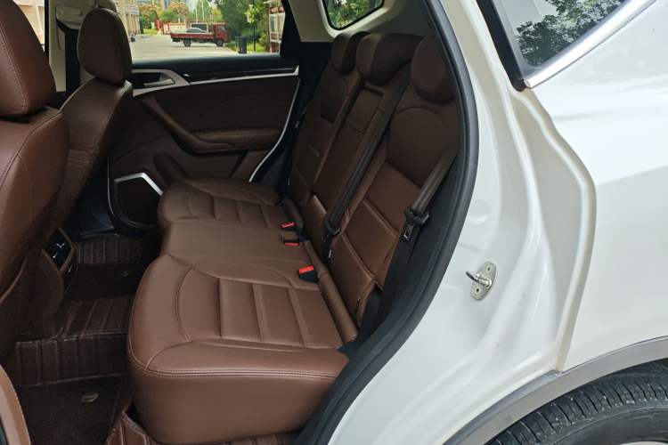 Used Haval H7 2019 2.0T Smart Enjoyment Version China VI Standard Interior 4