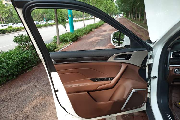 Used Haval H7 2019 2.0T Smart Enjoyment Version China VI Standard Left Front Door Interior
