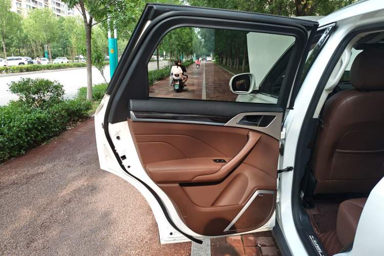 Used Haval H7 2019 2.0T Smart Enjoyment Version China VI Standard Left Rear Door Interior