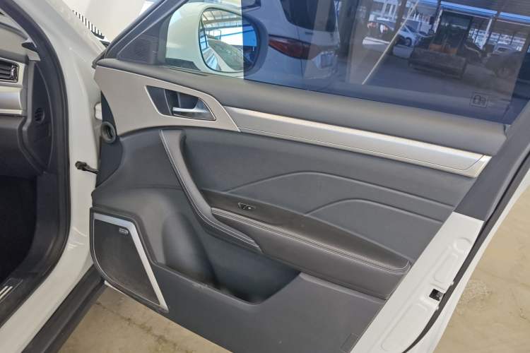 Used Haval H7 2019 2.0T Enjoyment Model China VI Standard Right Front Door Interior