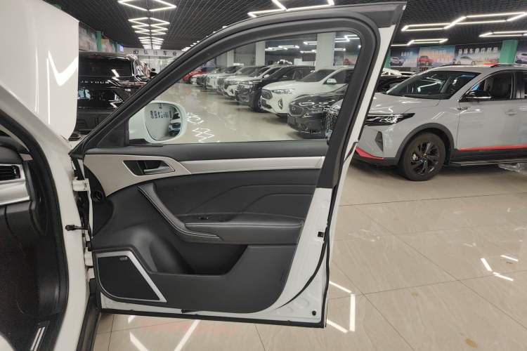 Used Haval H7 2019 2.0T Enjoyment Model China VI Standard Right Front Door Interior