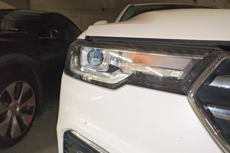 Used Haval H7 2019 2.0T Smart Enjoyment Version China V Standard Right Front Headlight