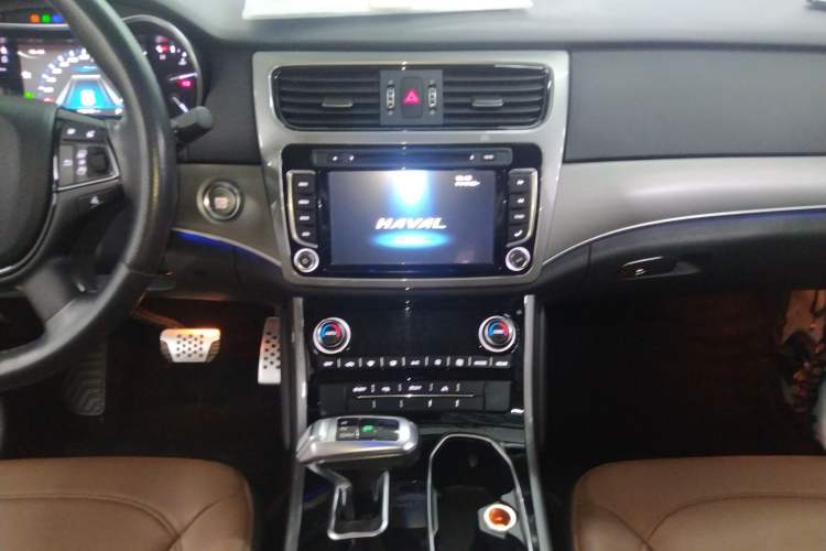 Used Haval H8 2017 2.0T Diesel 4x4 Smart Enjoyment Version Audio And AC Panel