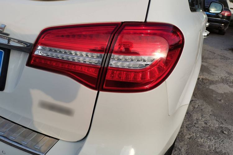 Used Haval H8 2015 2.0T Two-Wheel-Drive Luxury Version Exterior 6