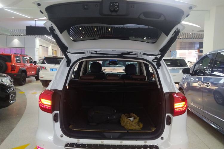 Used Haval H8 2017 2.0T Diesel 4x4 Smart Enjoyment Version Trunk