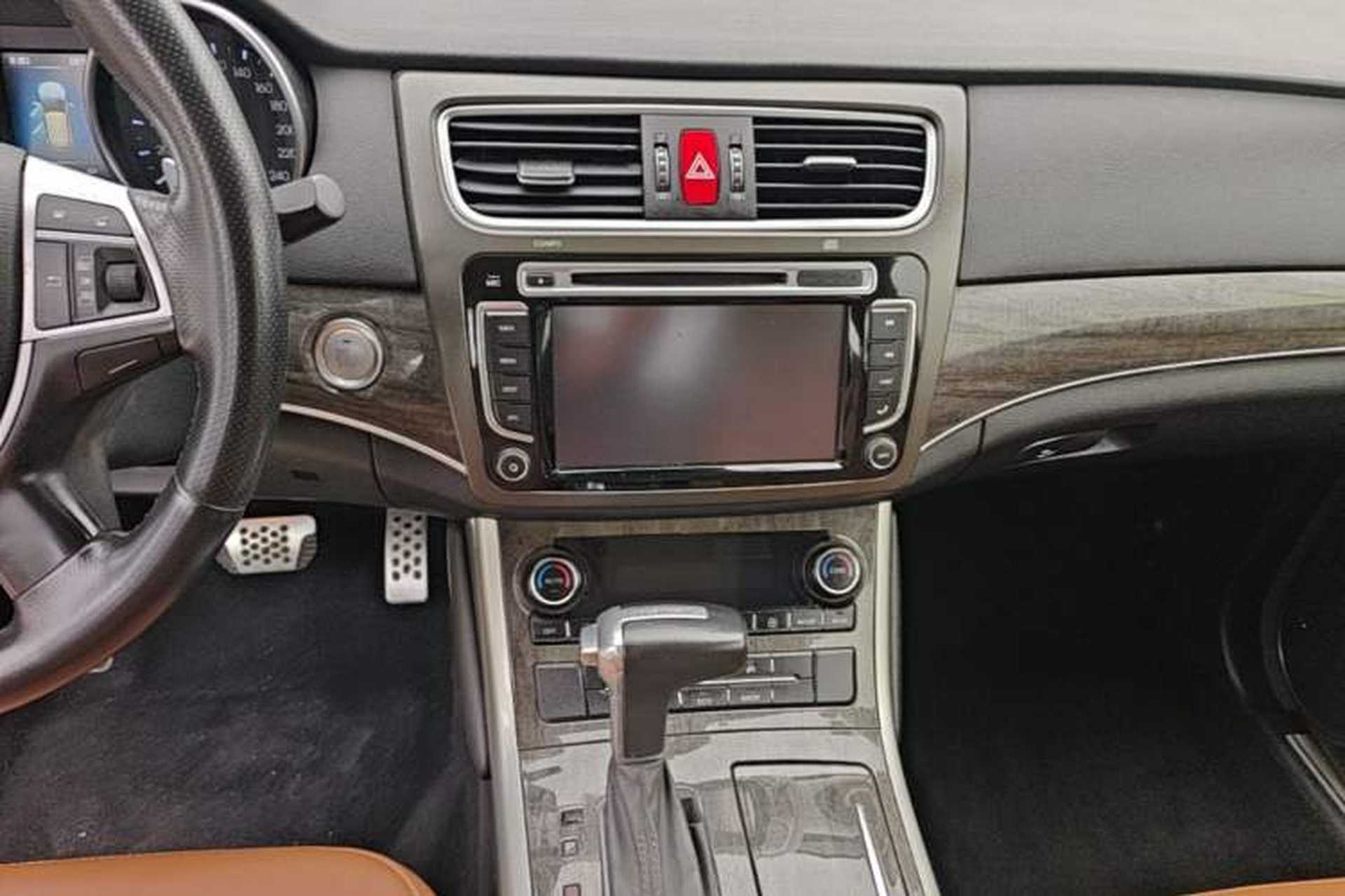 Used Haval H8 2015 2.0T Two-Wheel Drive Comfort Version Audio And AC Panel