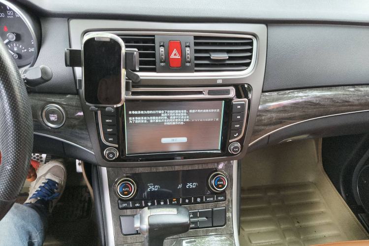 Used Haval H8 2015 2.0T Two-Wheel Drive Comfort Version Audio And AC Panel