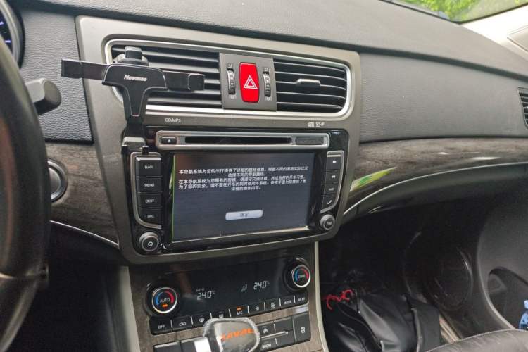 Used Haval H8 2015 2.0T Two-Wheel-Drive Standard Version Audio And AC Panel