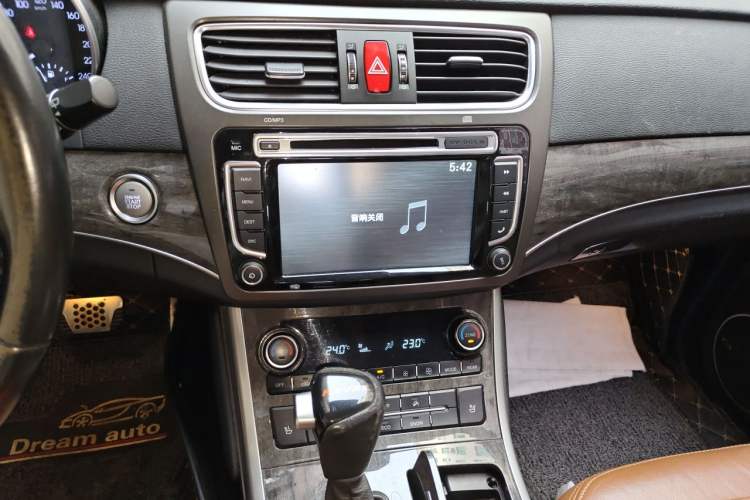 Used Haval H8 2015 2.0T Four-Wheel Drive Luxury Model Audio And AC Panel