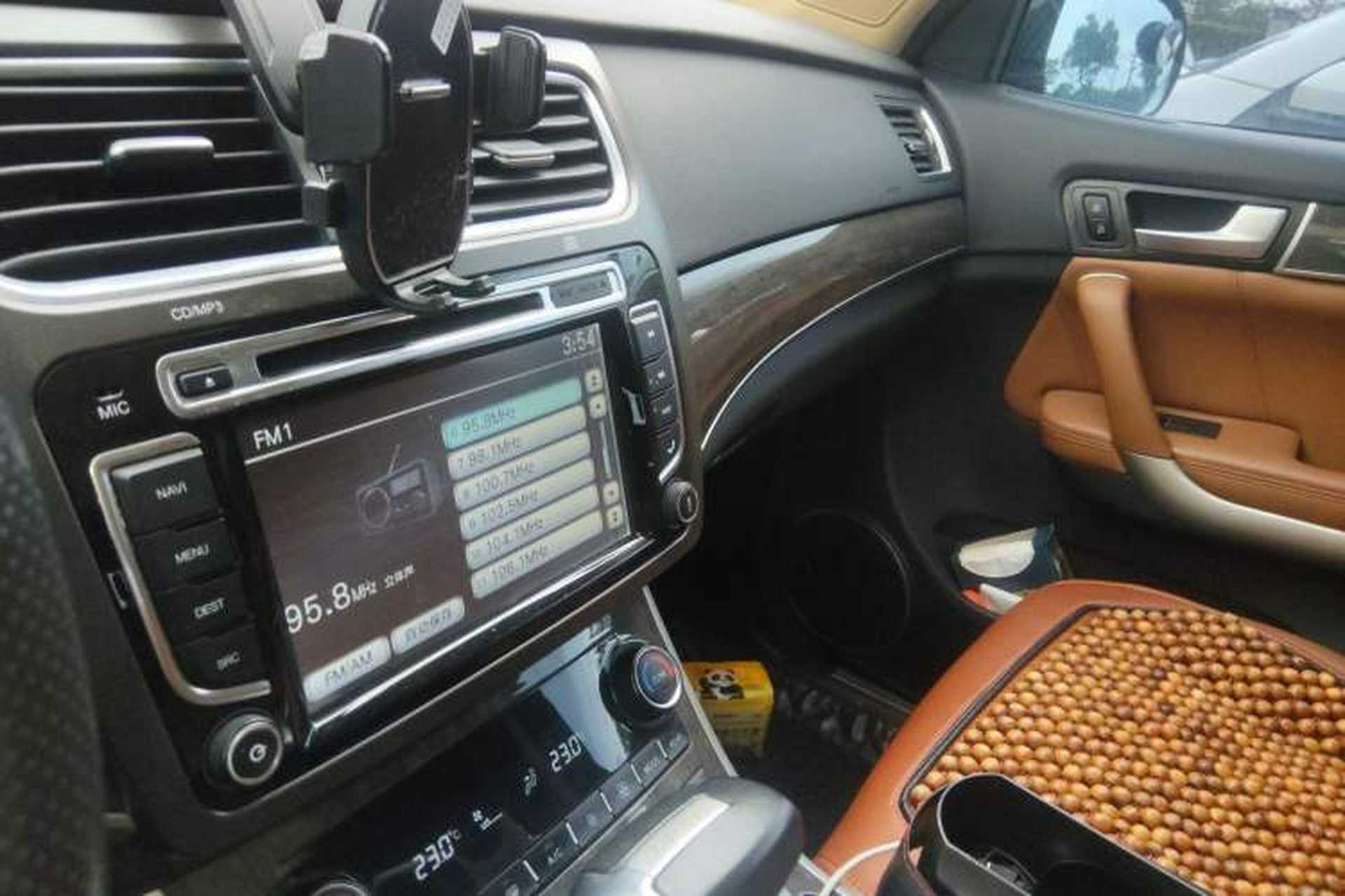 Used Haval H8 2015 2.0T Two-Wheel Drive Comfort Version Audio And AC Panel