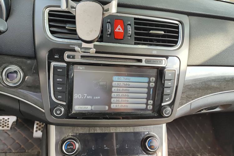 Used Haval H8 2015 2.0T Two-Wheel-Drive Luxury Version Audio And AC Panel