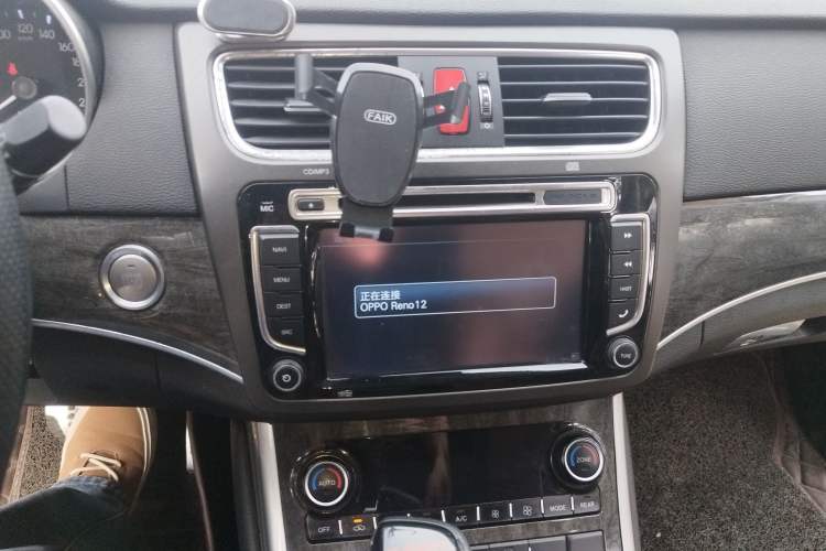 Used Haval H8 2015 2.0T Two-Wheel-Drive Luxury Version Audio And AC Panel