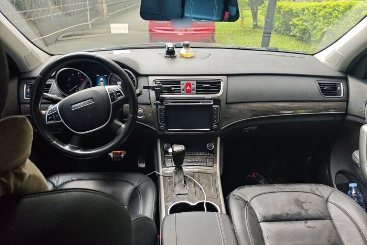 Used Haval H8 2015 2.0T Two-Wheel-Drive Standard Version Center Console
