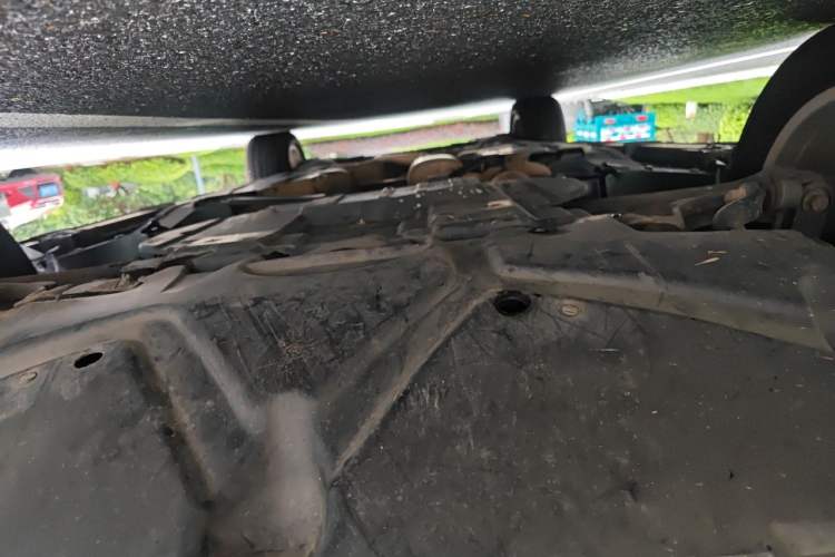 Used Haval H8 2015 2.0T Two-Wheel-Drive Luxury Version Chassis Front