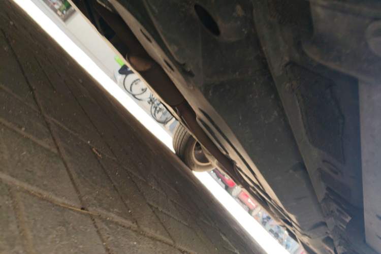 Used Haval H8 2015 2.0T Two-Wheel-Drive Luxury Version Chassis Front Left