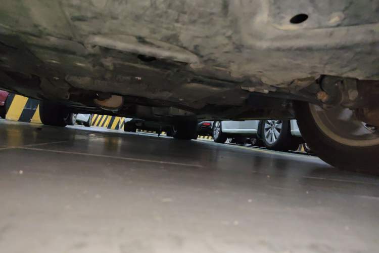 Used Haval H8 2015 2.0T Two-Wheel-Drive Luxury Version Chassis Front