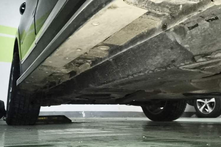 Used Haval H8 2015 2.0T Four-Wheel Drive Comfort Version Chassis Front Right