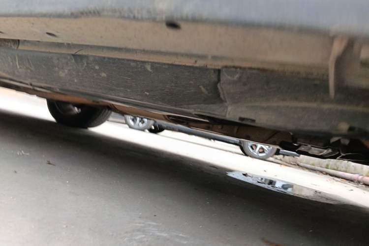 Used Haval H8 2015 2.0T Two-Wheel-Drive Luxury Version Chassis Front Right