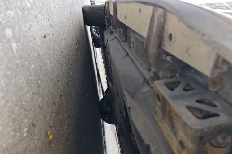 Used Haval H8 2015 2.0T Four-Wheel Drive Luxury Model Chassis Front Right