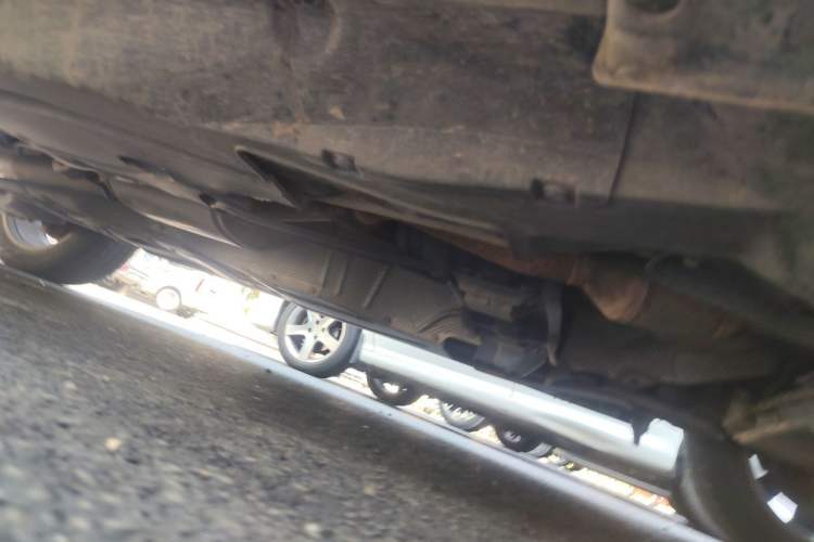 Used Haval H8 2015 2.0T Two-Wheel Drive Comfort Version Chassis Front Right
