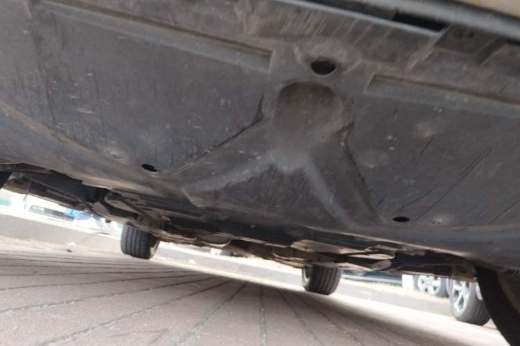 Used Haval H8 2015 2.0T Two-Wheel-Drive Luxury Version Chassis Front