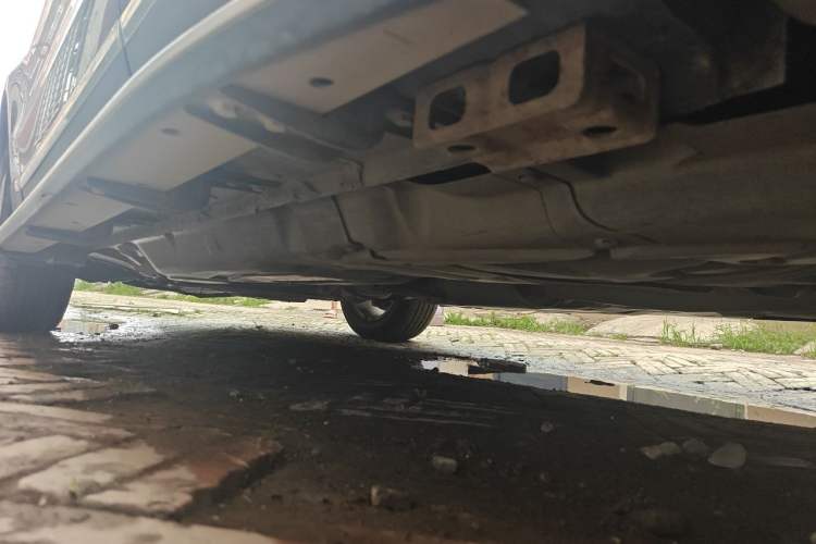 Used Haval H8 2015 2.0T Two-Wheel-Drive Standard Version Chassis Rear Left