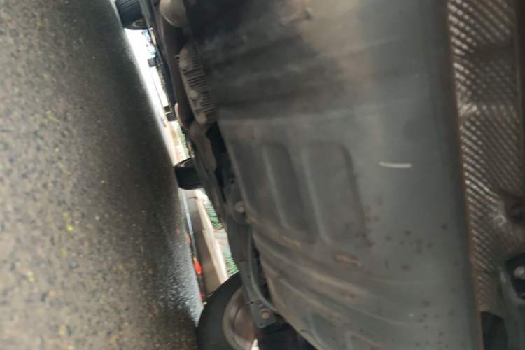 Used Haval H8 2015 2.0T Two-Wheel-Drive Luxury Version Chassis Rear