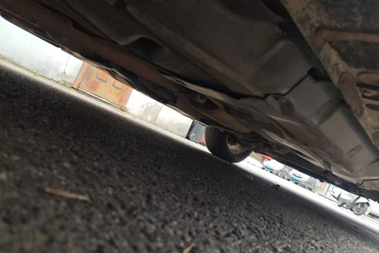 Used Haval H8 2015 2.0T Two-Wheel-Drive Standard Version Chassis Rear Right
