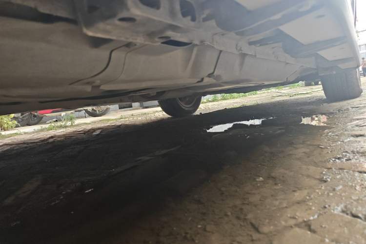Used Haval H8 2015 2.0T Two-Wheel-Drive Standard Version Chassis Rear Right