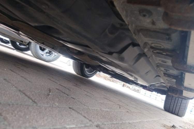Used Haval H8 2015 2.0T Two-Wheel-Drive Luxury Version Chassis Rear Right
