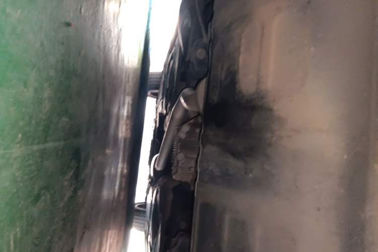 Used Haval H8 2015 2.0T Two-Wheel-Drive Luxury Version Chassis Rear